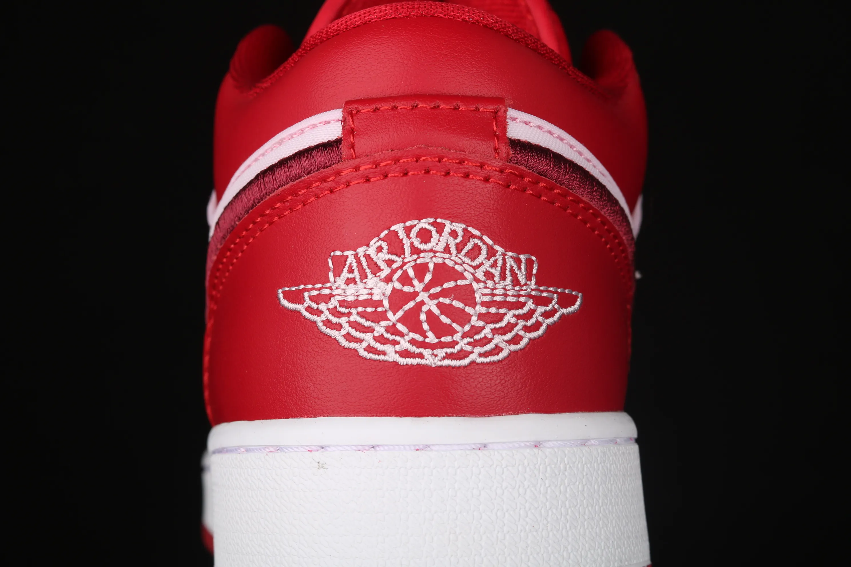 All categories Air Jordan Jordan series basketball shoes Air Jordan 1 Low Air Jordan 1 Low AJ1 Joe 1 Christmas red low-top basketball shoes DB3621-600